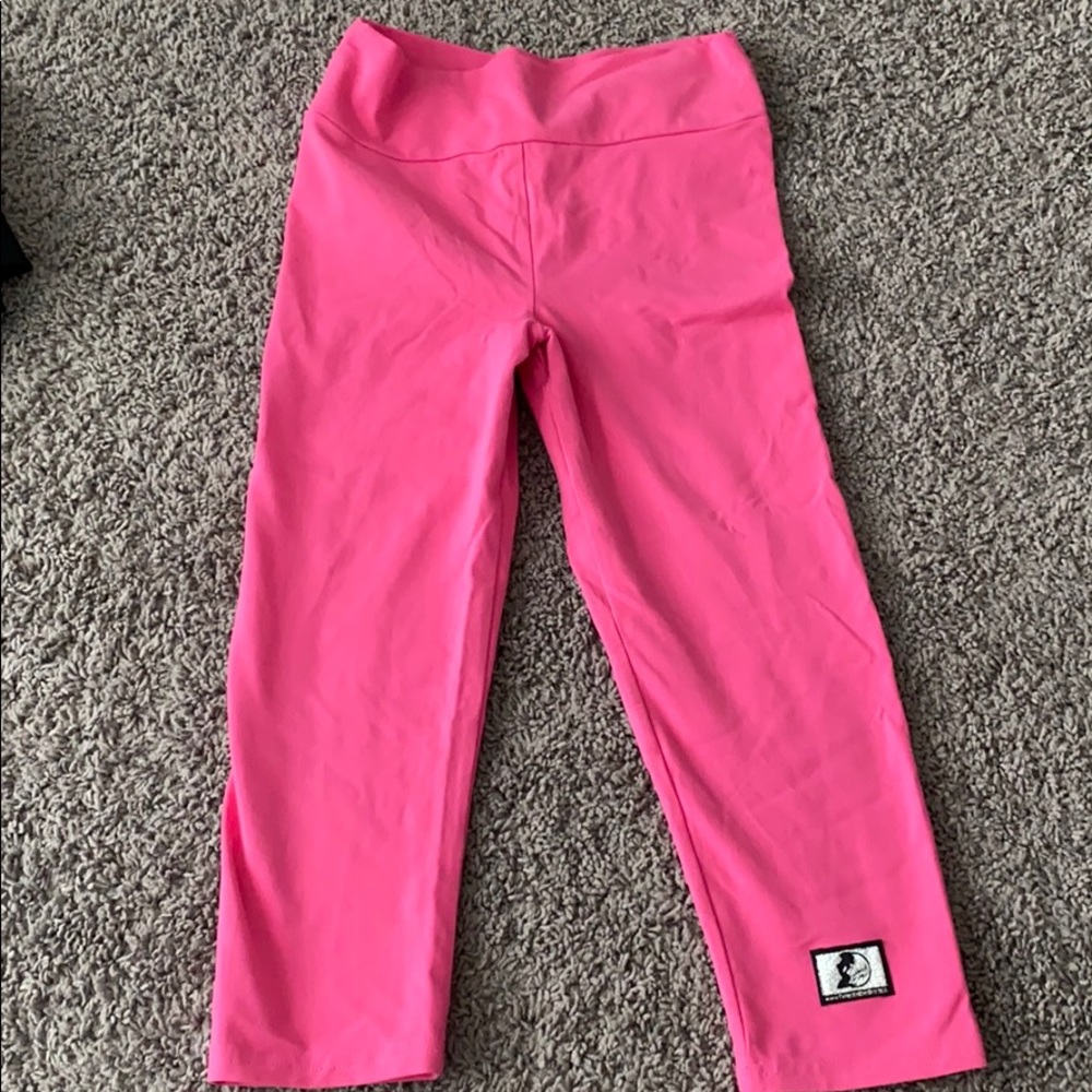 Celestial Bodiez Butt Scrunch Capri leggings